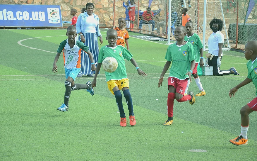 为什么很多球队一场球里换两套结构·档案室胶片